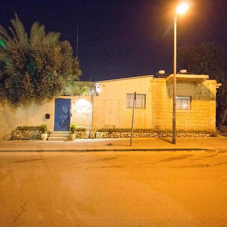 Eshel Mansion - Boutique Suites Beersheba Bagian luar foto