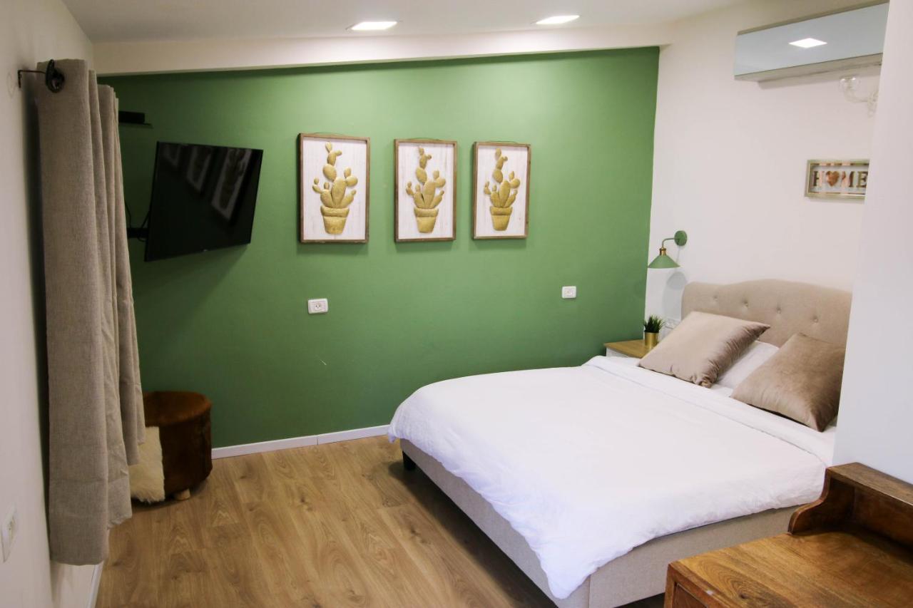 Eshel Mansion - Boutique Suites Beersheba Bagian luar foto